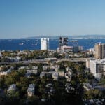 תצפית אל קריית אליעזר ואוניות הממתינות לנמל חיפה (צילום: שרון לייבל)