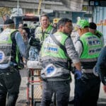 זק״א מפנים גופות הרוגי פיגוע בחיפה (צילום: שרון לייבל)
