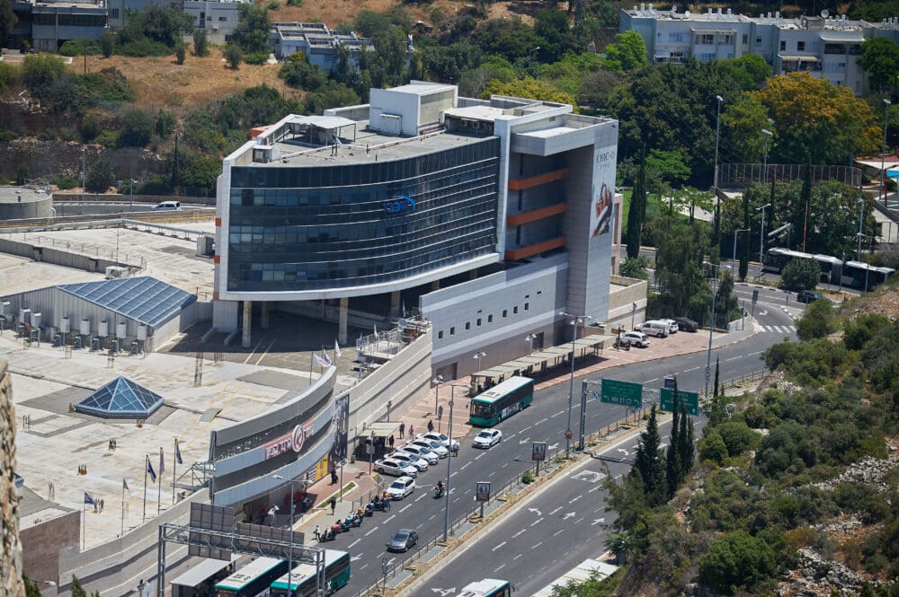 קניון ״גרנד״ קניון״ חיפה (צילום: שרון לייבל)