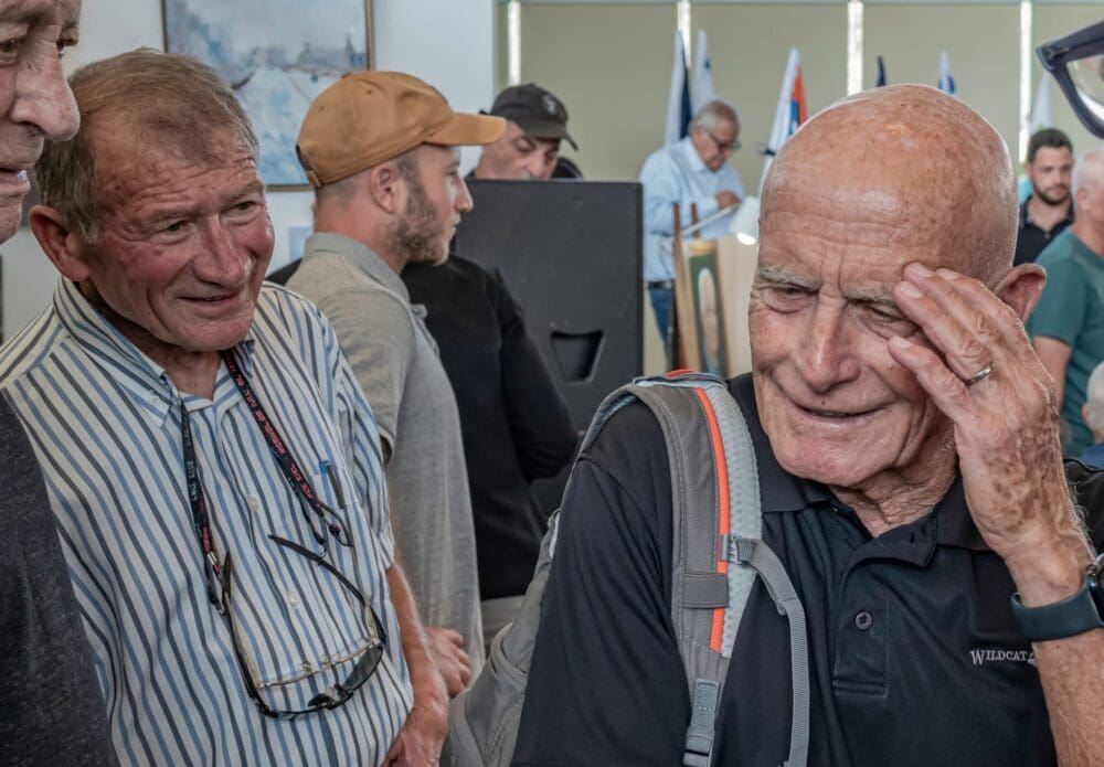 עמי איילון - פסל לזכר לוחמי השייטת והילת”ם שנפגעו מהצלילות בקישון - טקס מרגש במרכז מיר”ב שבחוף הכרמל (צילום: צבי רוגר)