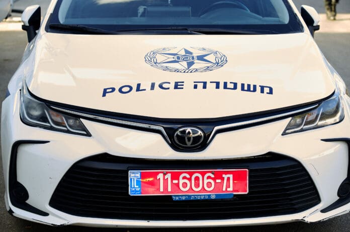 ניידת משטרה (צילום: שרון לייבל)