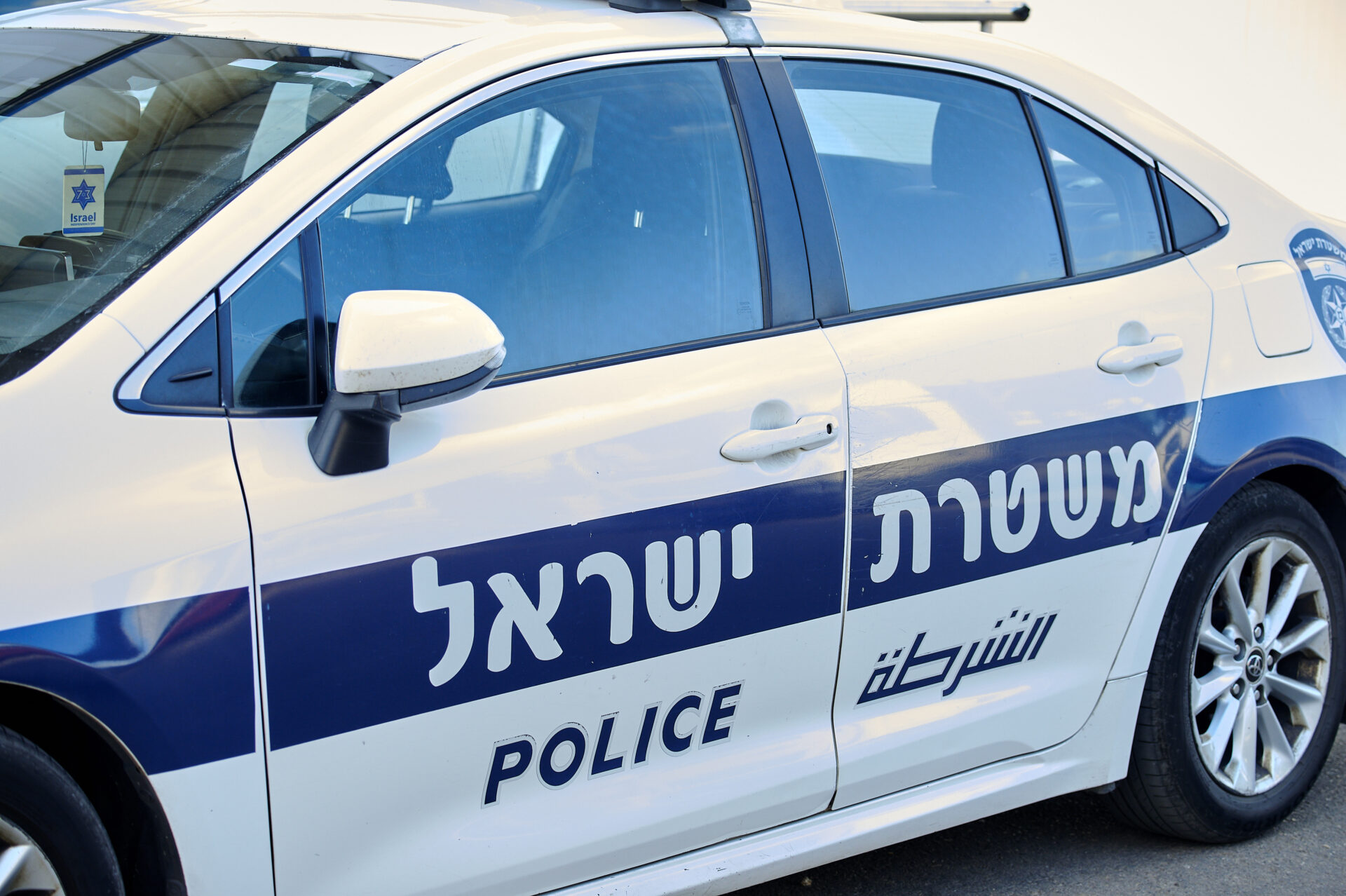 ניידת משטרה (צילום: שרון לייבל)