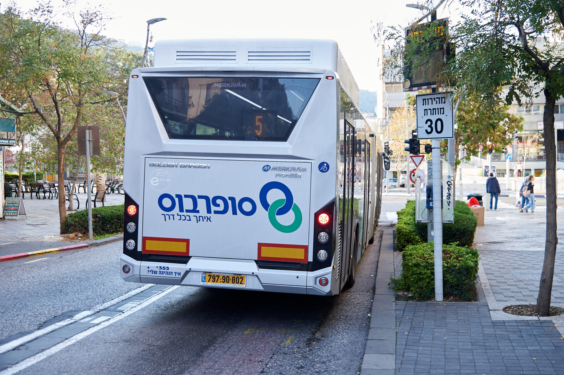 אוטובוס סופרבוס (צילום: שרון לייבל)