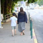 הורים וילדים – אילוסטרציה (צילום: שרון לייבל)