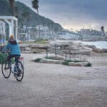 חורף בטיילת בת גלים (צילום: שרון לייבל)
