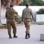 חיילי חיל הים בחיפה (צילום: שרון לייבל)