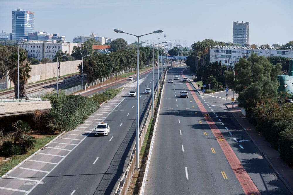 דרך ההגנה הכניסה הדרומית לקריית אליעזר (צילום: שרון לייבל)
