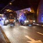 חסימת מנהרות הכרמל על ידי רכבי טיאוט של העירייה במחאה על עליית מחירים (צילום: שרון לייבל)