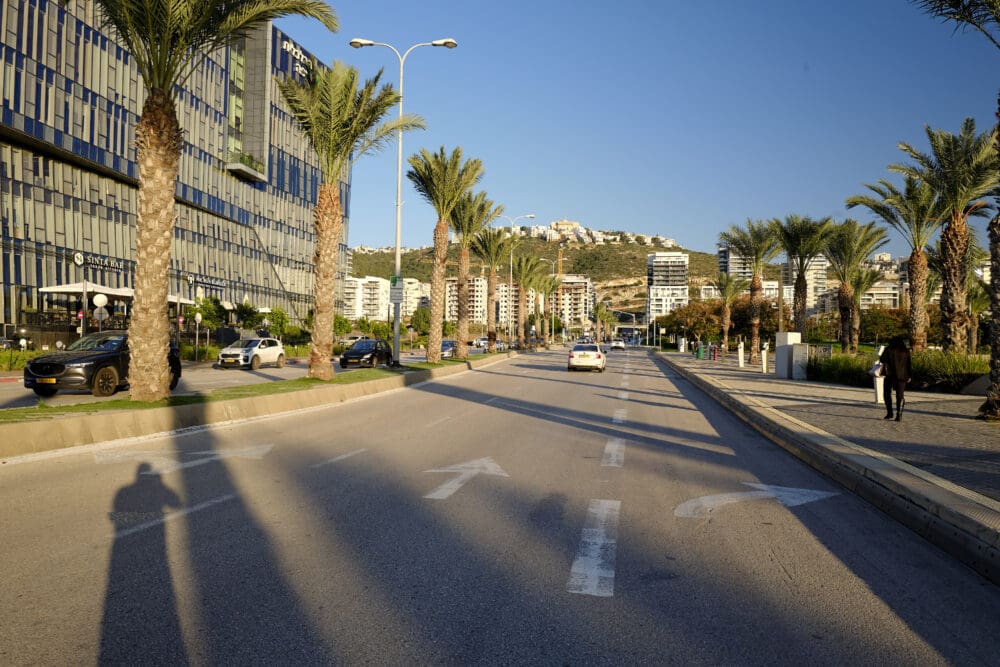 הכניסה לשכונת ״נאות פרס״ (צילום: שרון לייבל)