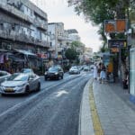 תחנות רחוב הרצל לב הדר (צילום: שרון לייבל)