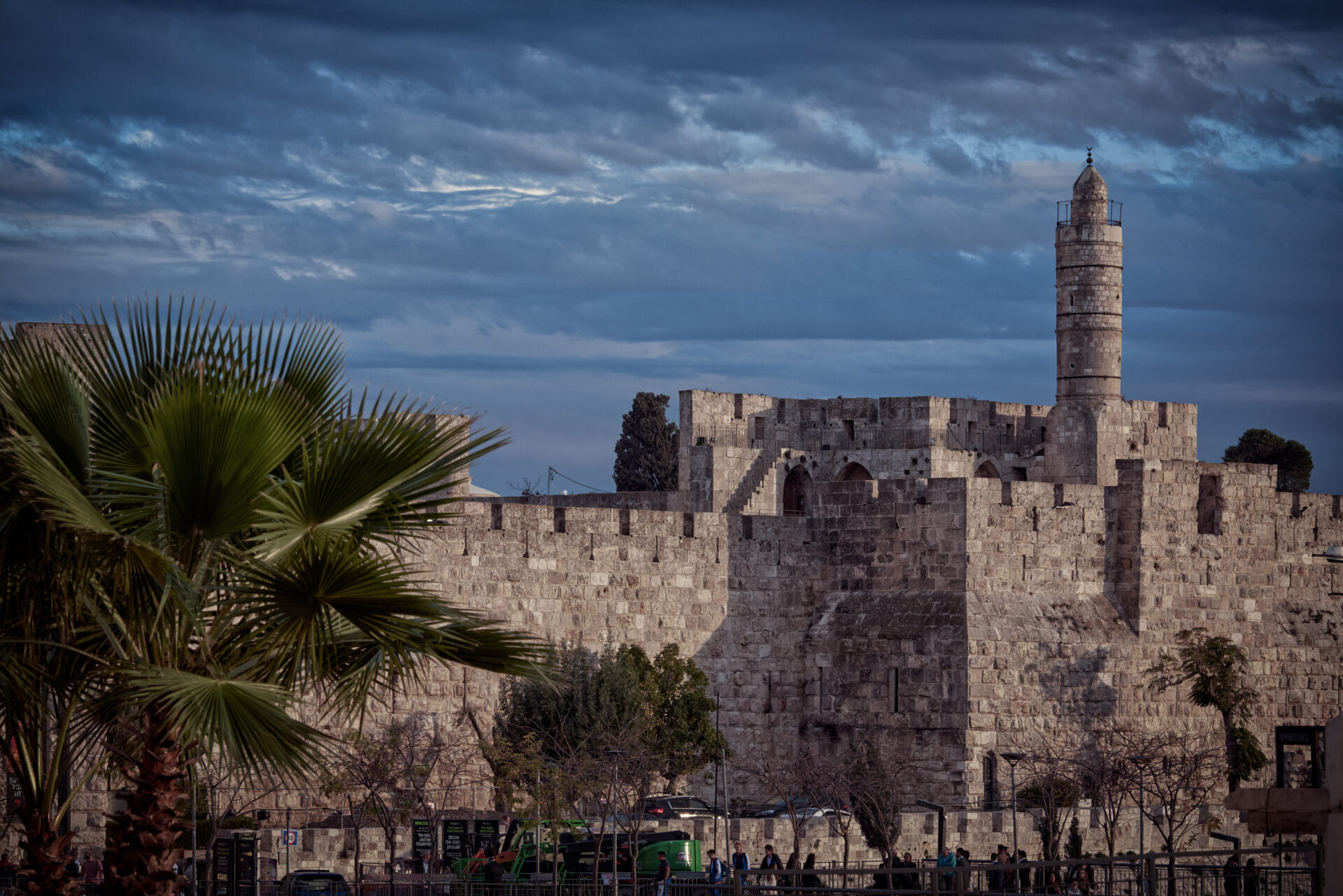 חומות העיר העתיקה בירושלים (צילום: שרון לייבל)