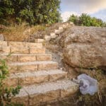 מדרגות מסטלה מאריס למערת אליהו (צילום: שרון לייבל)