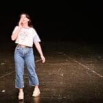 תיכון "רעות לאמנויות", ערב מחזמר – שירה: מאי כהן (צילום: רחלי אורבך)