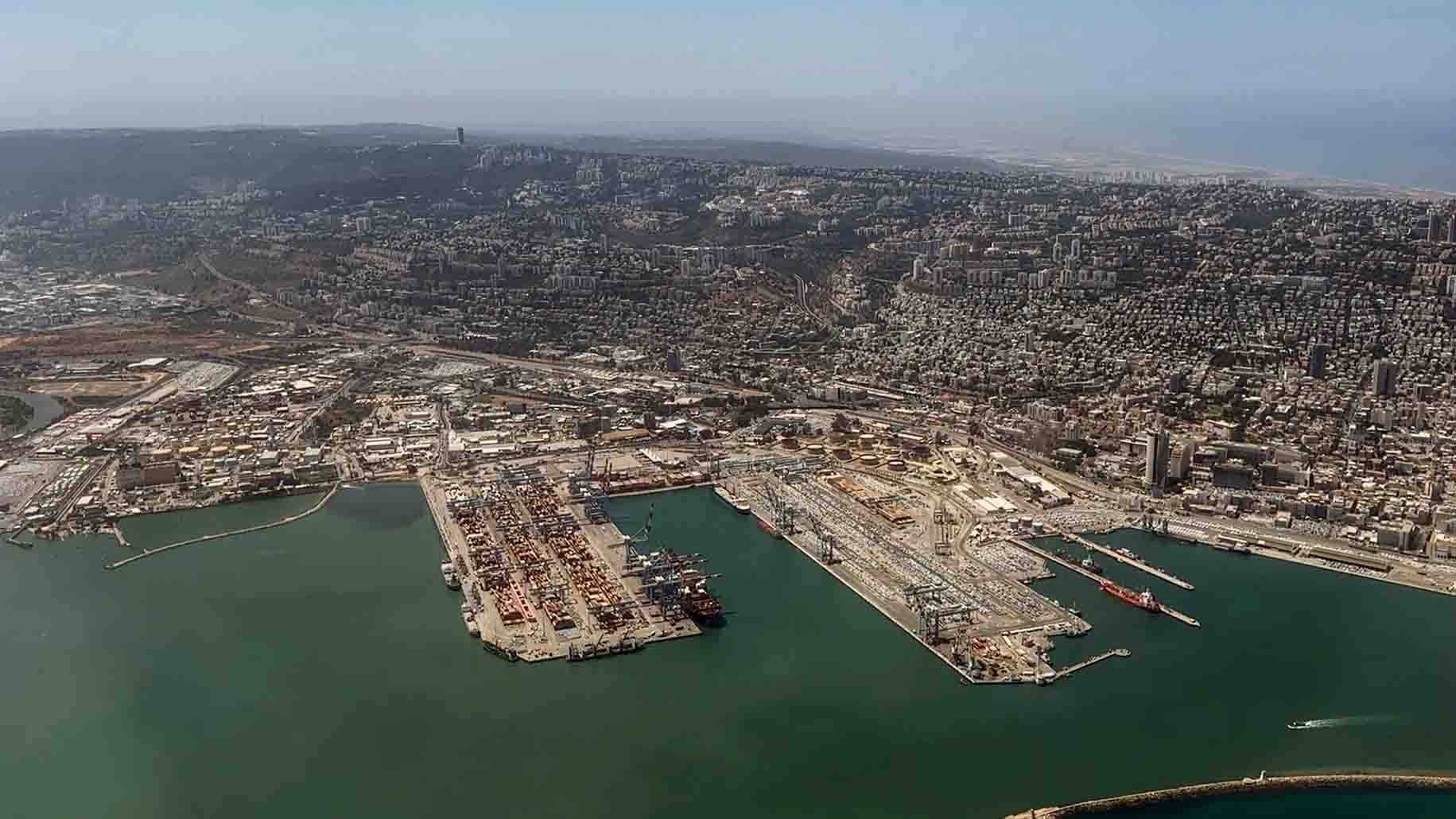 נמל חיפה העיר התחתית הכרמל הצפוני (צילום ירון כרמי)