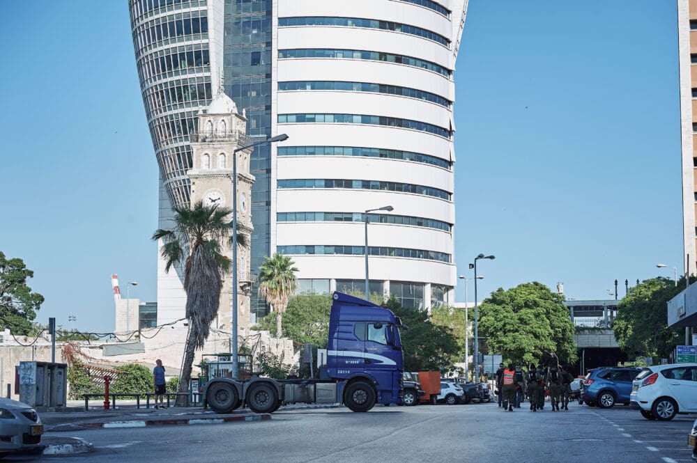 זירת פגיעת הטיל האיראני בעיר התחתית יוני 2025 (צילום: שרון לייבל)