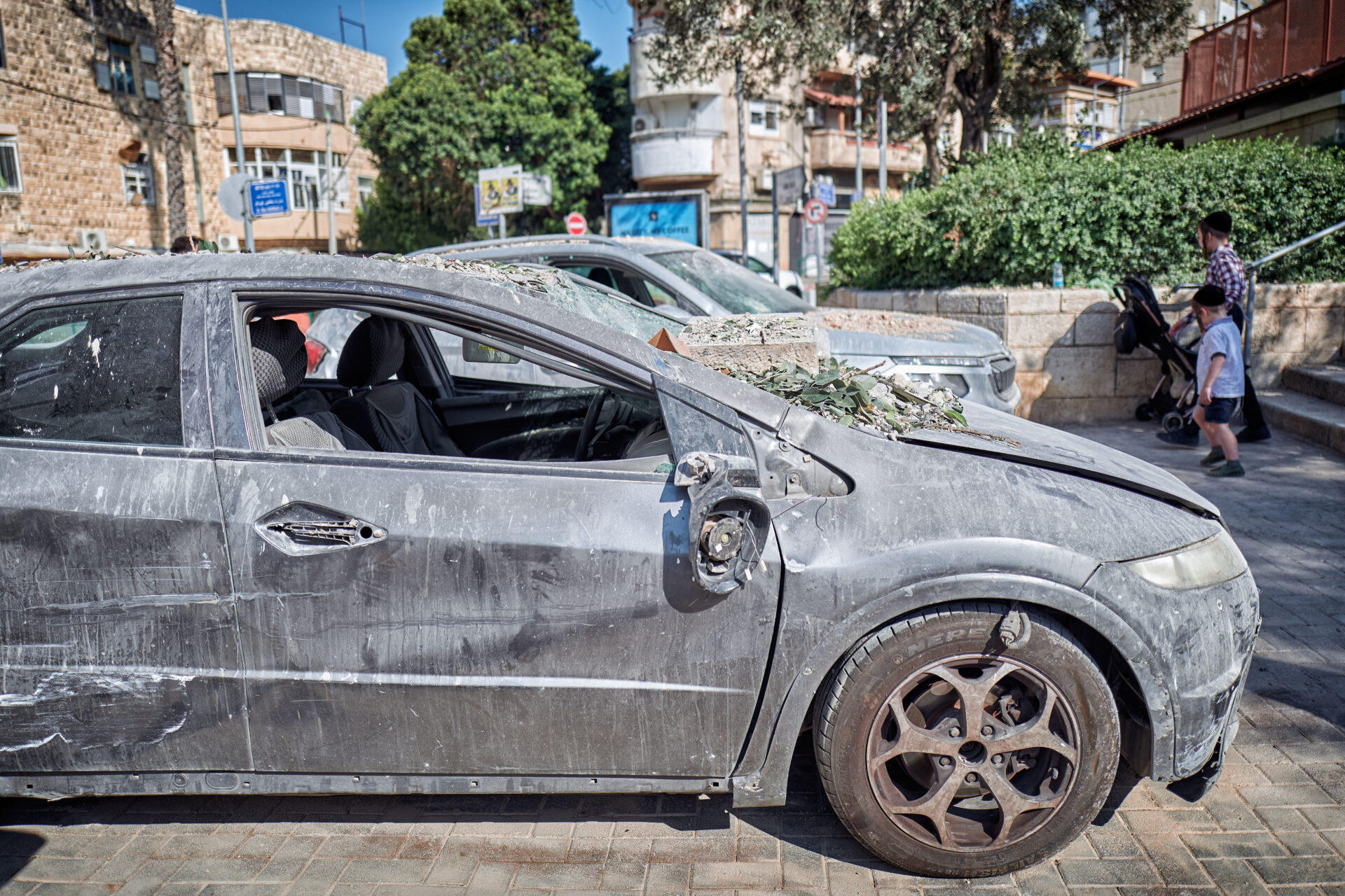 זירת פגיעה בהדר יוני 2025 (צילום: שרון לייבל)