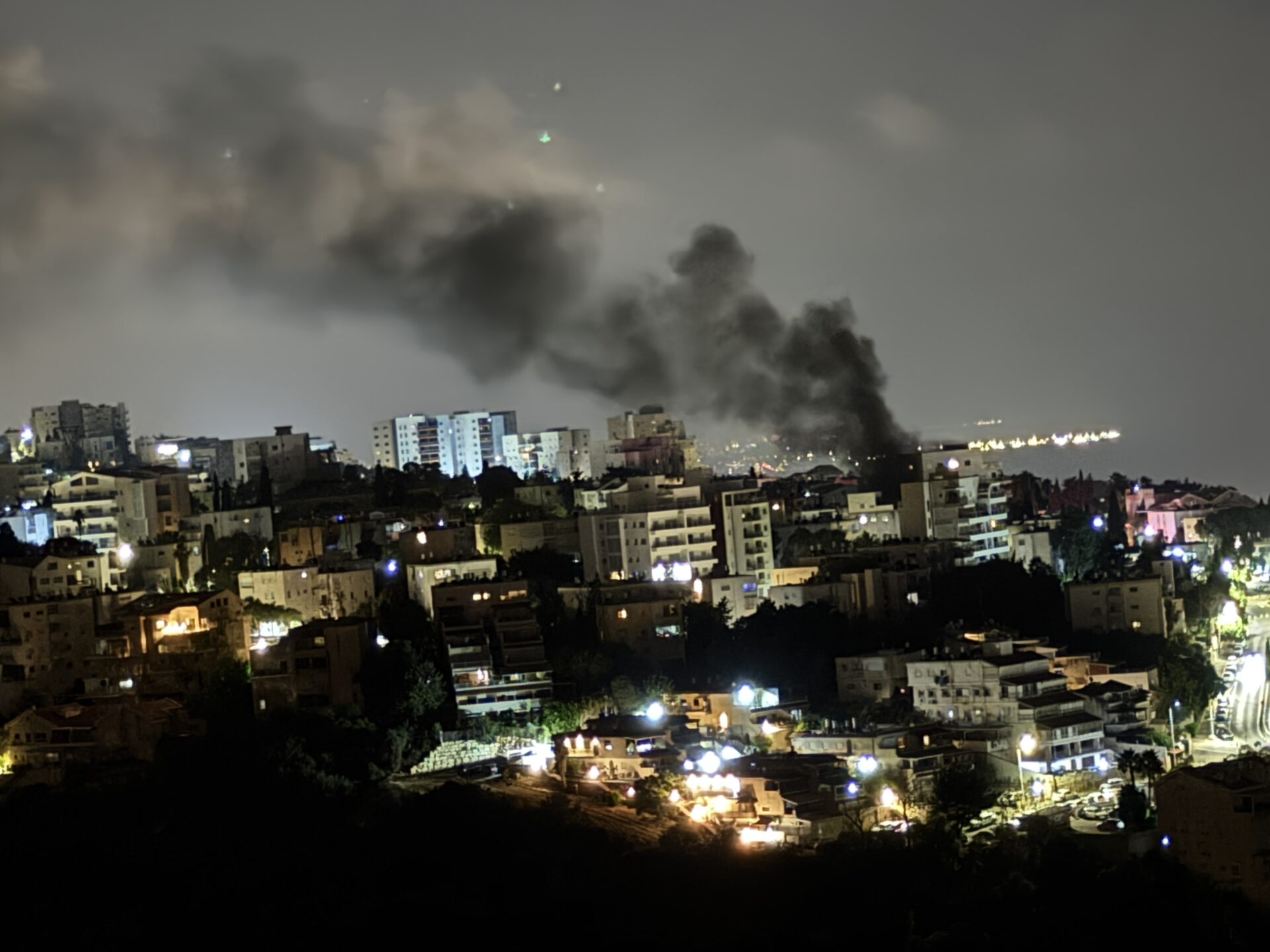 שריפה בדרך הים – 04:20 24/6/25 (צילום: ירון כרמי)