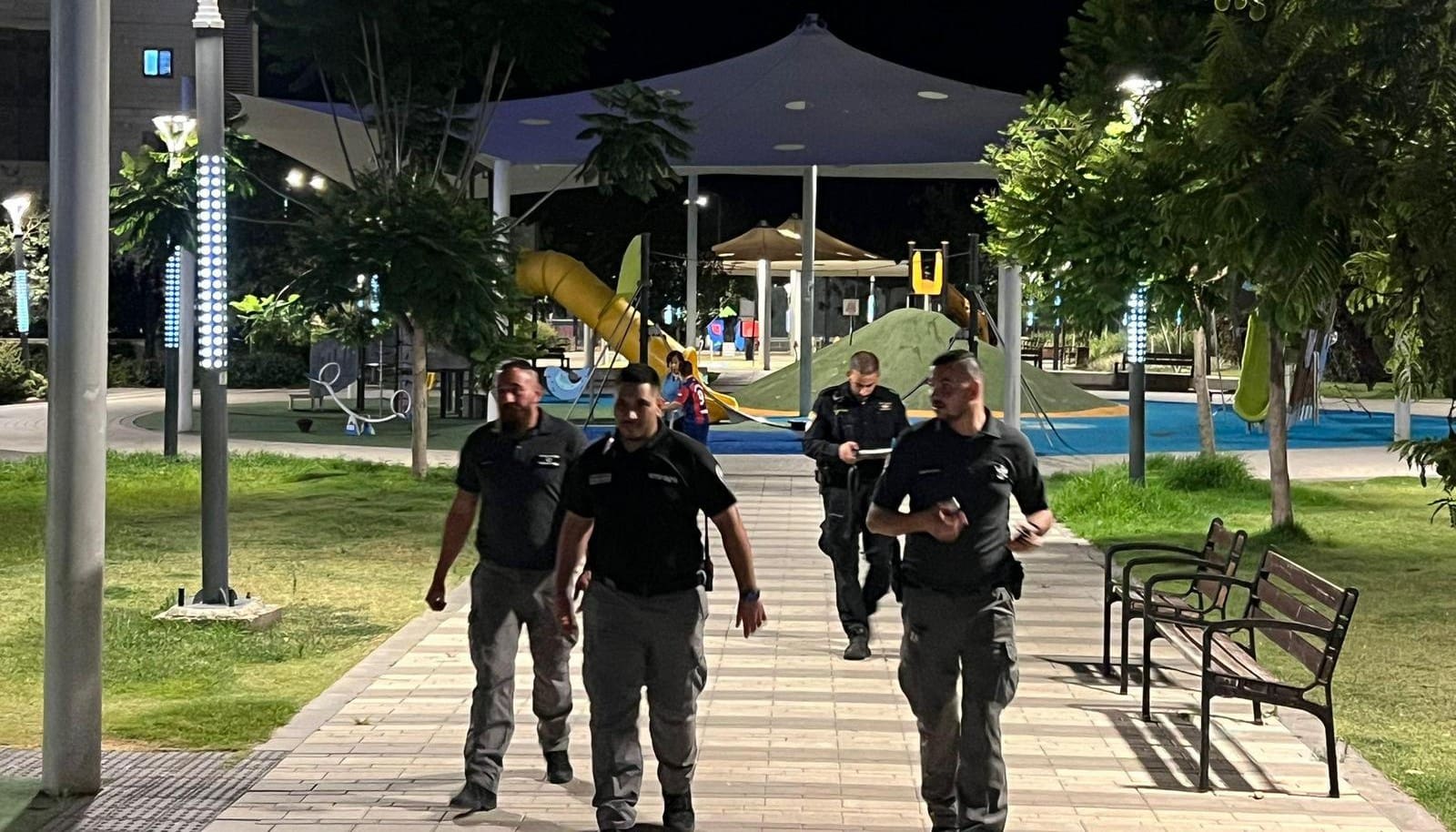 סיור בגנים ציבוריים בטירת כרמל (צילום:עיריית טירת כרמל)