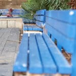 ספסל בבית הקרנות הדר (צילום: שרון לייבל)