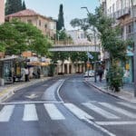 רחוב החלוץ בהדר (צילום: שרון לייבל)