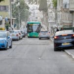 רחוב אהבת ישראל בקריית ויז׳ניץ (צילום: שרון לייבל)