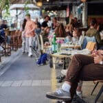 מסעדות ובתי קפה במתחם שוק תלפיות (צילום: שרון לייבל)