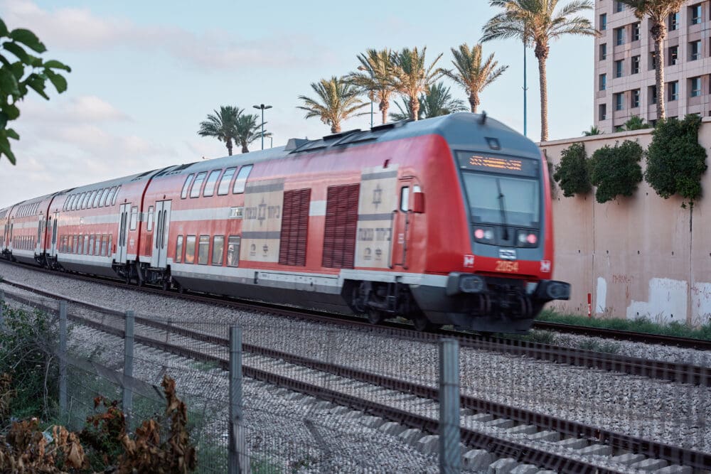 רכבת בחיפה (צילום: שרון לייבל)