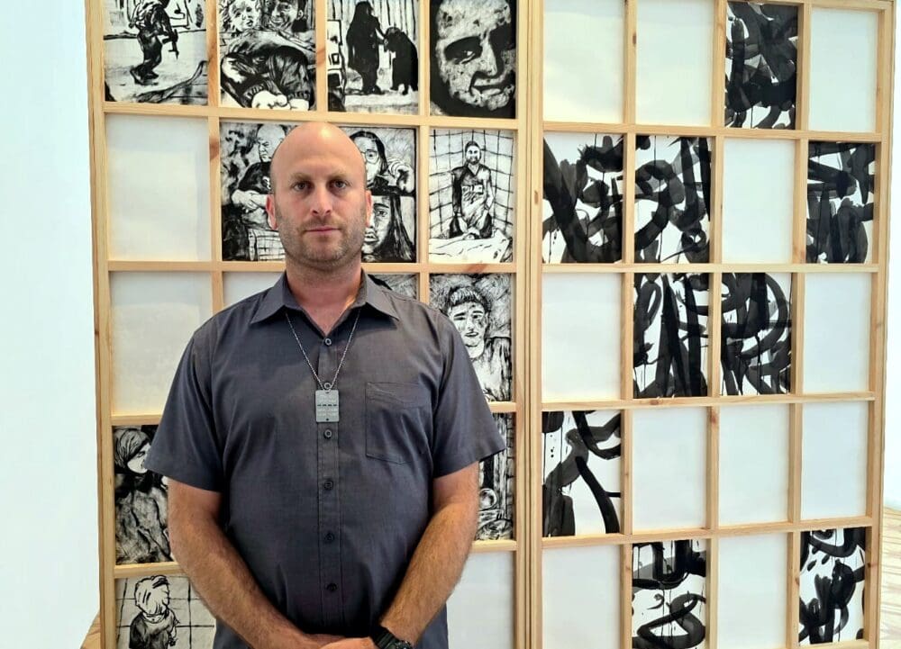 תערוכה בחיפה: הסתה חמורה נגד חיילי צה"ל (צילום: דוברות ח"כ קרויזר)