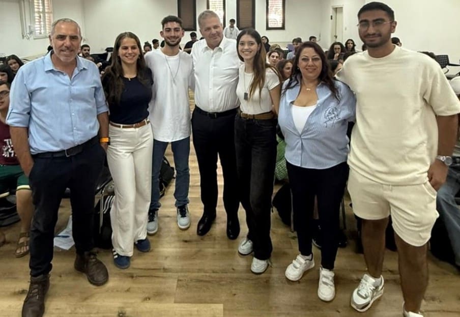 משמאל לימין: גור רוזנבלט (סמנכ