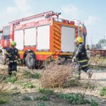 לוחמי אש של כבאות והצלה לישראל בפעולה – אילוסטרציה (צילום: שרון לייבל)