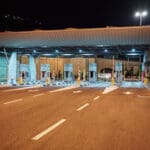 היציאה ממנהרות הכרמל בלילה (צילום: שרון לייבל)