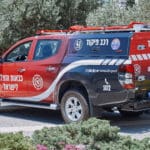 כבאי, כבאית, כבאות, כיבוי אש, שריפה, להבות, עשן, ציוד מגן, קסדה, מדים, צינור מים, מים, חום, סכנה, חירום, פעולה, הצלה, משאבת מים, זירה, פיח, צוות כיבוי, רכב כיבוי, חילוץ, חילוץ מגובה, חילוץ מרכב, חילוץ ממים, ציוד חילוץ, נשיאת פצועים, סנפלינג, מערכות נשימה, חדירה מבוקרת, חילוץ מיוחד, כבאות והצלה, מפגע, אשכול אש, חומרים מסוכנים, פריצה, סולם אש, זרנוק, הידרנט, מערכת גילוי אש, מערכת כיבוי אוטומטית, מניעת דליקות, בטיחות אש, חקירת שריפות, שיקום נזקי שריפה, מתנדב, תרגיל כיבוי, כוננות, אירוע רב נפגעים, אחראי בטיחות, הדרכה, רישוי עסקים, תקנות כיבוי אש, חדר בקרה, קצף כיבוי, שמיכת כיבוי, מטף כיבוי, עזרה ראשונה, פינוי, נקודת כינוס, קריסת מבנים, אש, כבאית, סולם, צוות, אורות, צופר, קורבן, פצוע, ריח, סירנה, קריסה, בטיחות