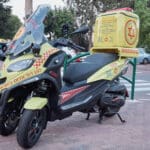מגן דוד אדום, מד"א, חולה, חולים, מחלה, איחוד הצלה, הצלה, אמבולנס, חובש, פראמדיק, מתנדב, לב, התמוטט, שבץ, התקף, חירום, רפואה, עזרה ראשונה, פינוי, רפואי, חבישה, החייאה, דפיברילטור, רופא, רפואה, תרופות, אלונקה, תאונה, נט״ן, טיפול נמרץ, קטנוע, שכונה, שכונות, כונן, כוננות, מהיר, 101