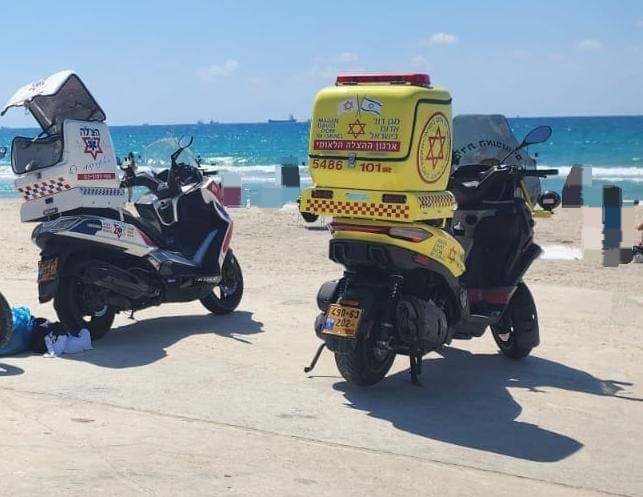 אופנועים של יחידת הצלה בחוף קרית ים (צילום: ארגון הצלה)