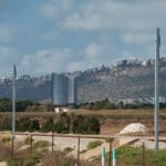 חיפה דרום, כניסה, עמוד, חשמל, חשמול רכבות, תשתית, תשתיות, רכבת ישראל, כביש החוף, כביש 2, סכנה, איכות חיים, גישה לחוף, גישה, ים, תושבי, תושבים, ממשלה, משרד התחבורה, פיתוח, מפרץ , טירת כרמל,  רכבת, רכבות, פסי רכבת, מסילה, מסילת, מאבק, עירייה, עיריה , עינת קליש, יונה יהב, עיריית חיפה