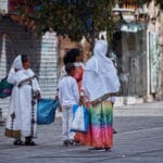 משפחה אתיופית ברחוב יפו בירושלים בשבת (צילום: שרון לייבל)