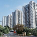 שכונה חדשה, צל, הצללה, שמש, חום, אדריכלות, אכלוס, אזורי מסחר, אזורי תעסוקה, אזורי יוקרה, איכות הסביבה, בנייה ירוקה, בנייה, בניינים גבוהים, בניינים חדשים, בנייה מודרנית, בנייה חדשה, בנייה לגובה, בינוי, בינוי פינוי, ג'נטריפיקציה, גורד שחקים, דירות, הגדלת צפיפות, התחדשות עירונית, ותיקים, חידוש פני העיר, חיפה, ישן מול חדש, יזם, יזמות, כבישים, מגורים, מבנים, מבנים גבוהים, מגדלי מגורים, מגדלים, מגדלים בחיפה, מגדלים חדשים, נדל"ן, נגישות, סביבה עירונית, עולים חדשים, עיר, עירייה, עליית ערך הנכסים, פיתוח, פיתוח עירוני, פינוי, פינוי בינוי, צמיחה דמוגרפית, קבלן, רמת הנשיא, רמת חיים, שיפוץ, שדרוג, שכונות חדשות, תושבים חדשים, תכנון, תמ"א 38, תחבורה ציבורית, תיקון, תשתיות, חידוש, רב קומות