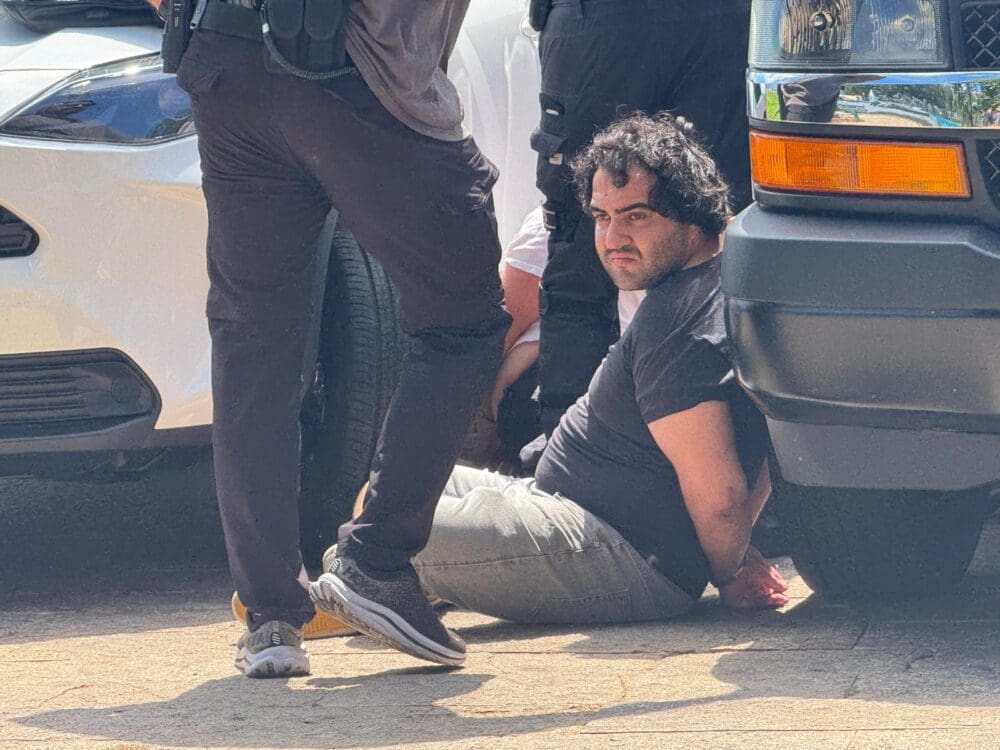 מעצר מפגינים בהפגנת ההזדהות עם יונה רוסמן (צילום: אקי פלקסר)