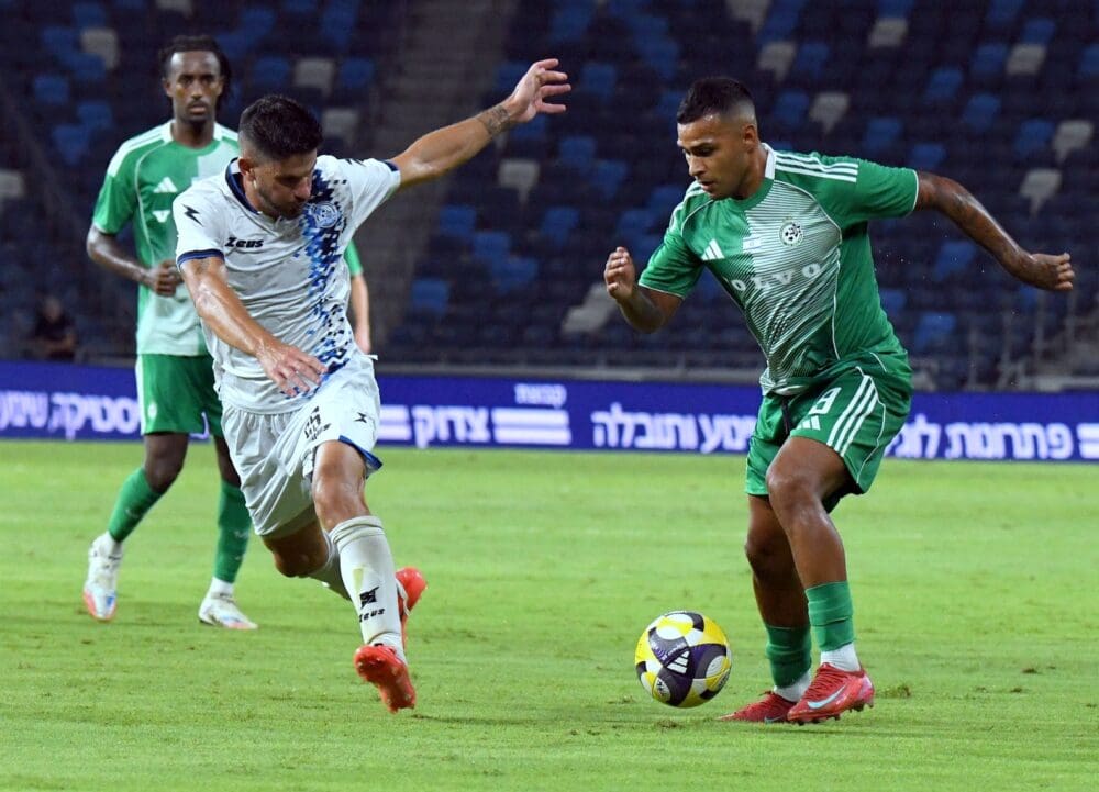 נראתה רע מאוד: מכבי חיפה הפסידה בבית 2:0 לבני ריינה (צילום: יוסף (ג'ו) הירש).