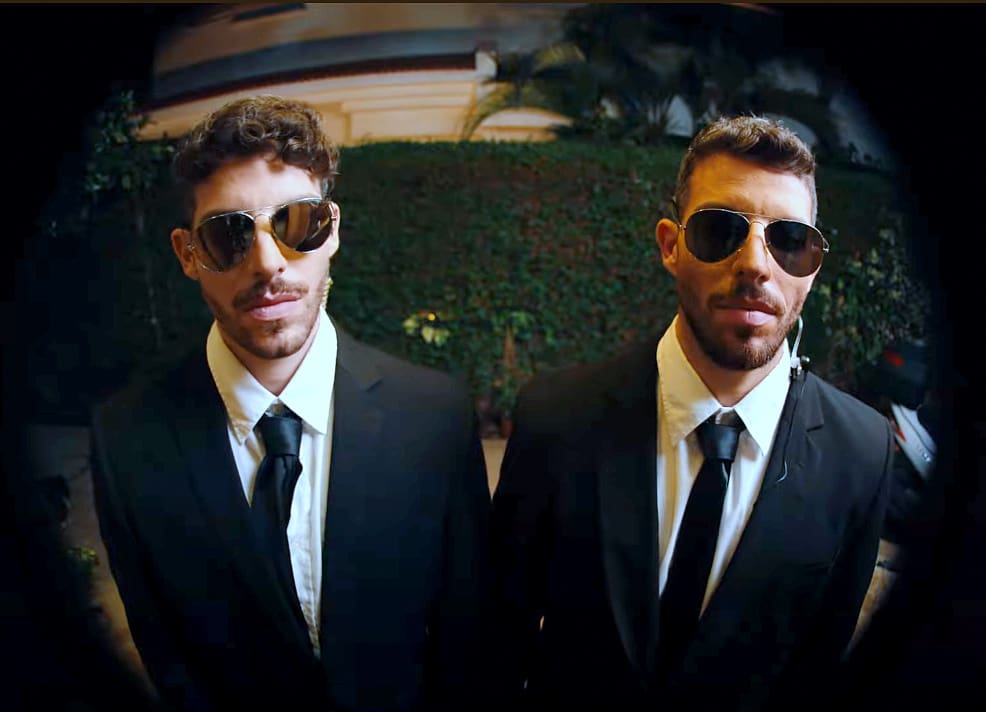 מי אגדת הכדורגל החיפאית שהשיקה את מדי נבחרת ישראל החדשים ? • סקרנים ? • התשובה בפנים ! (צילום: ההתאחדות לכדורגל בישראל).