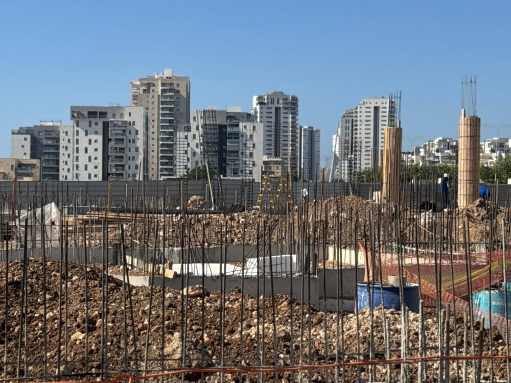 טקס הנחת אבן הפינה לבית ספר תיכון מקיף בטירת כרמל (צילום: עיריית טירת כרמל)