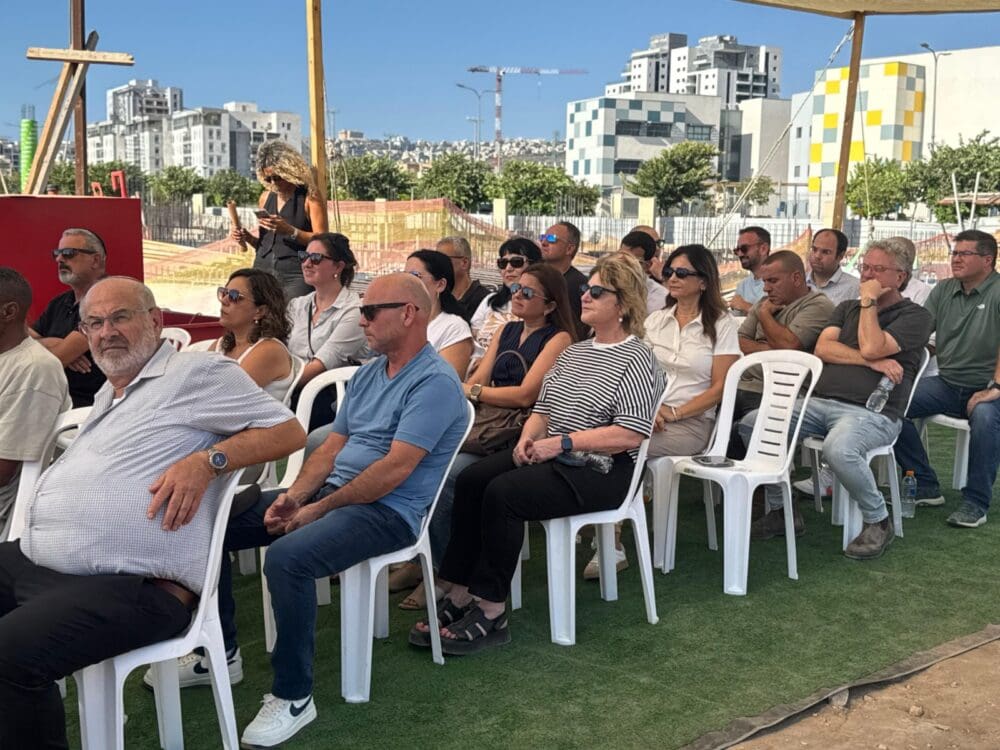 טקס הנחת אבן הפינה לבית ספר תיכון מקיף בטירת כרמל (צילום: עיריית טירת כרמל)