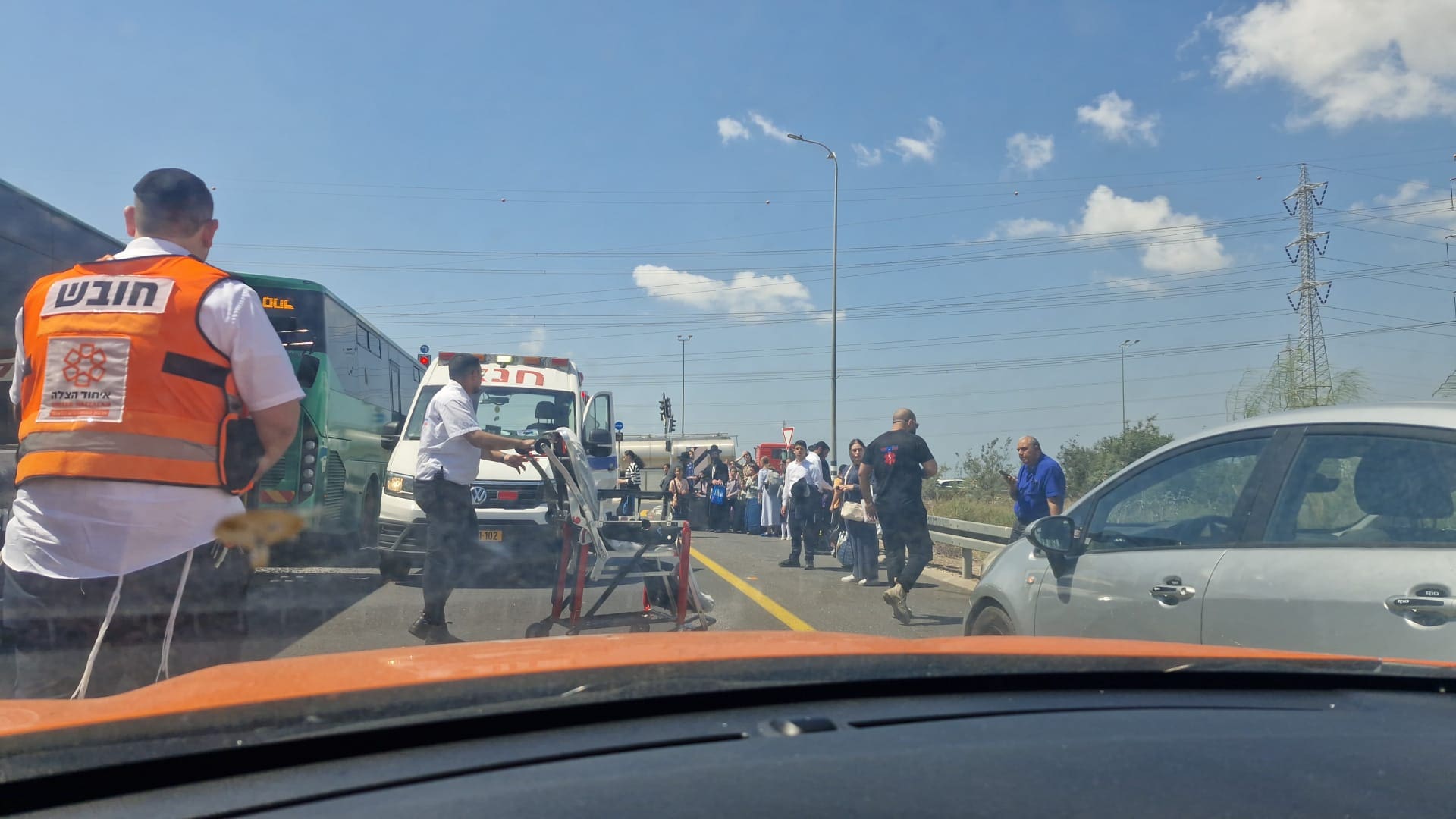 תאונה בצומת כפר חסידים (צילום: איחוד הצלה)