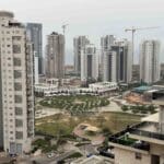 נתניה – בניה חדשה – מגדלים דירות חדשות (צילום: ירון כרמי)