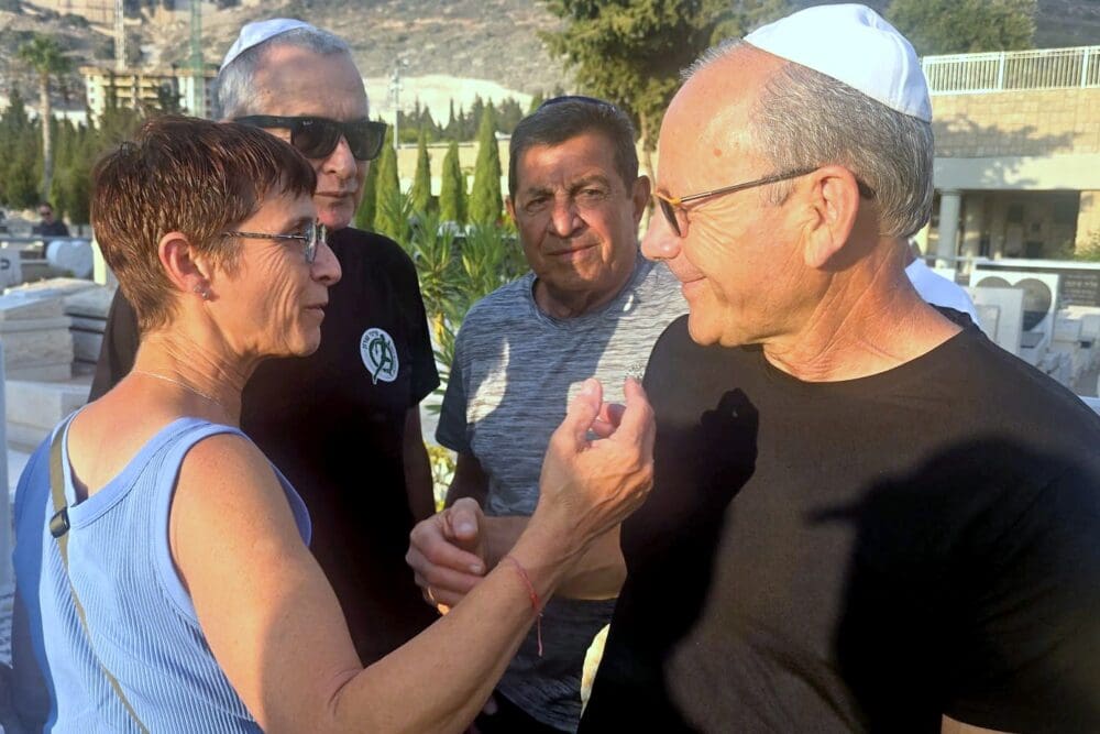 במלאת 25 שנים: אזכרה מרגשת לאגדה שלא נגמרת לעולם • ישעיהו (שעיה) שווגר ז"ל (צילום: יוסף (ג'ו) הירש).