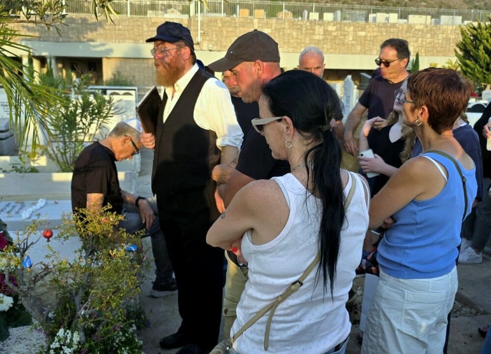במלאת 25 שנים: אזכרה מרגשת לאגדה שלא נגמרת לעולם • ישעיהו (שעיה) שווגר ז"ל (צילום: יוסף (ג'ו) הירש).