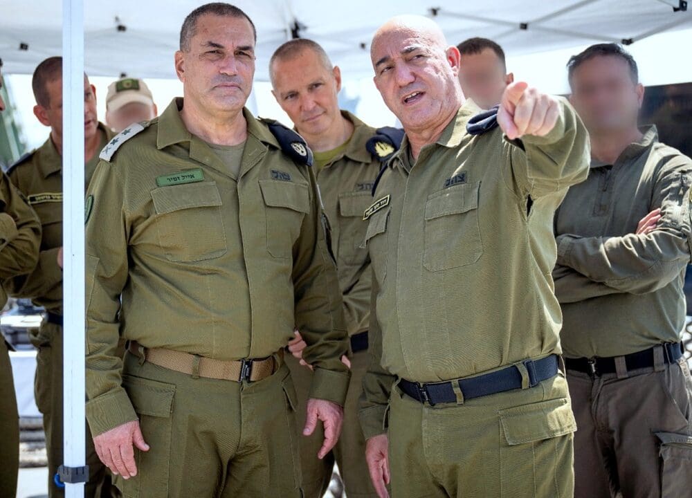 ביקור בחיפה: הרמטכ"ל אייל זמיר ביקר בבסיס חיל הים (צילום: דובר צה"ל).