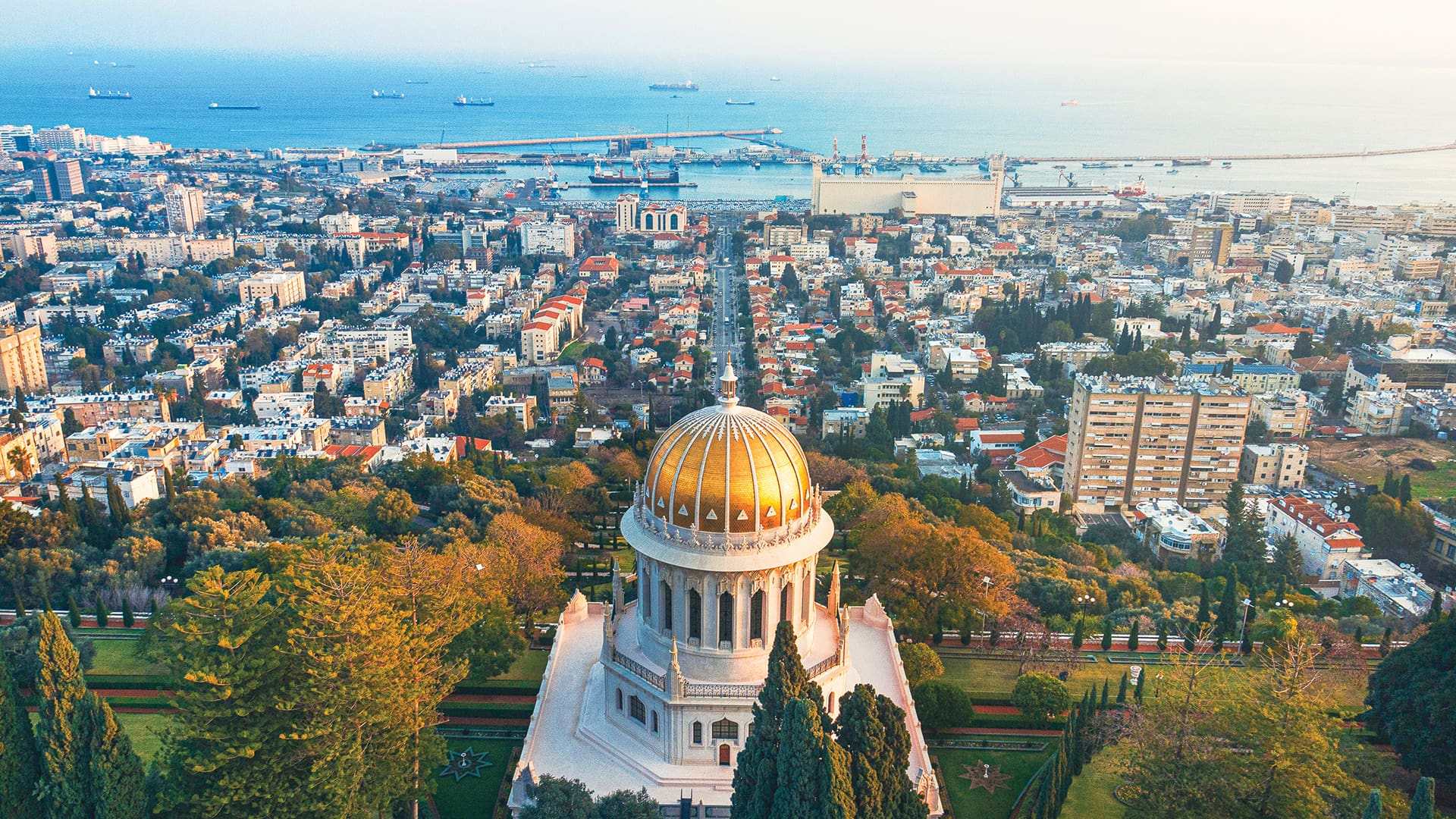 מושבה עם בהאיים (צילום: העמותה לתיירות חיפה)