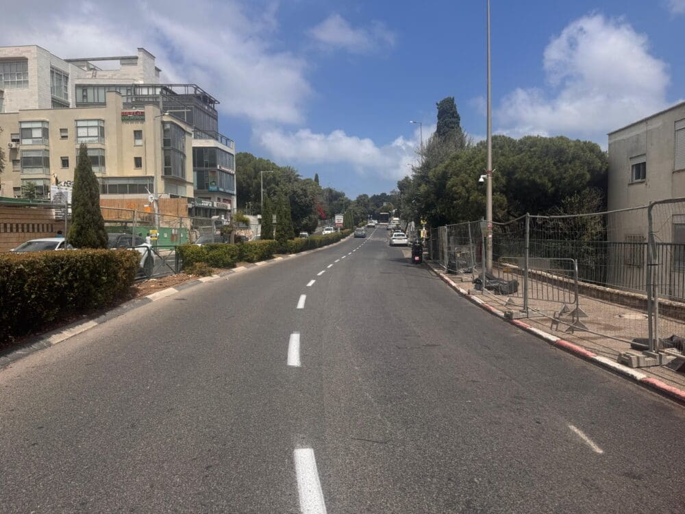 דרך הצועדים במוריה ללא יריעות שחורות (צילום: חי פה בשטח)