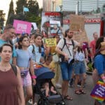 מצעד גאווה, מצעד הגאווה, גאווה, קהילה גאה, מצעד שוויון, זכויות להט"ב, קהילת הלהט"ב, דגלי גאווה, צבעי הקשת, חופש אהבה, שוויון זכויות, קהל מגוון, חגיגת גאווה, רחובות חיפה, מצעד בעיר, אהבה שוויון חופש, גיוון קהילתי, פסטיבל גאווה, גאווה בישראל, קוויר, LGBTQ
